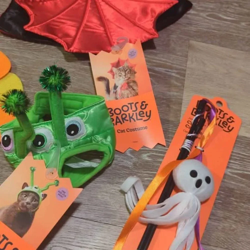 Boots and Barkley cat Halloween costumes and cat toy new